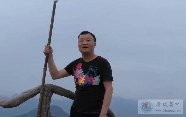 用一個靈魂喚醒另一個靈魂 ——記孝感高中優(yōu)秀班主任胡之亮