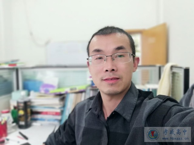 給學生實實在在的指導——記孝感高中青年教師黃誠